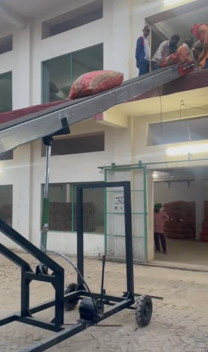 Bag Lifting Conveyor